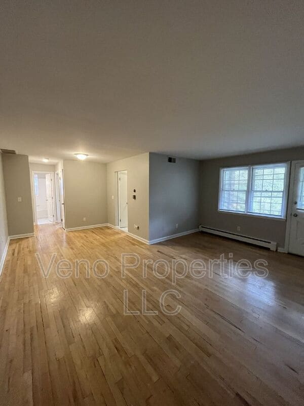 Building Photo - 9/11/13-13 Village Dr