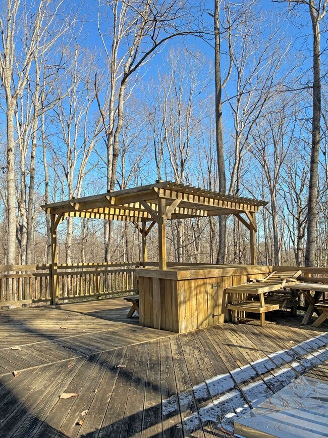 Building Photo - Charming and Unique 3 Bedroom - Powhatan/Midlothian Area