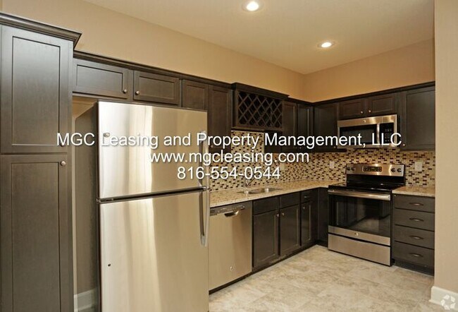 Building Photo - Raymore Luxury Townhome - $100 off Monthly...