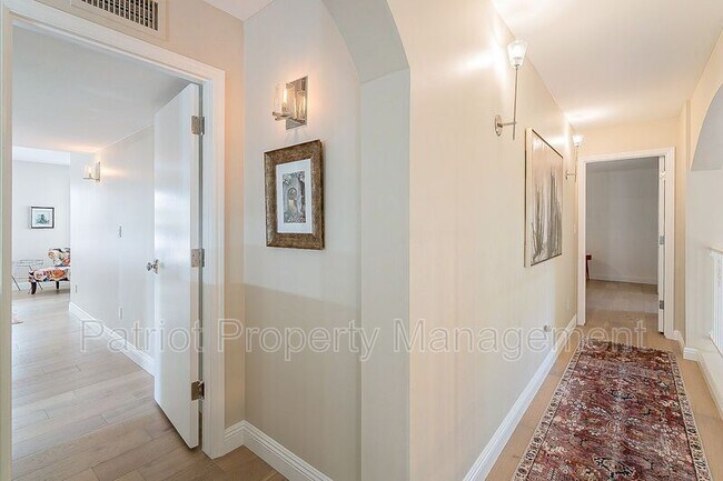 Building Photo - 8602 E Vista Del Lago