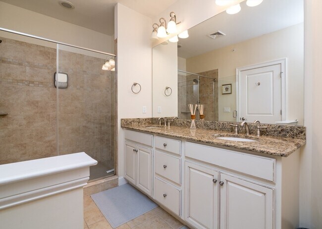 Building Photo - 115 Halsted Dr