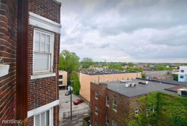 Building Photo - Studio, 1 bath Condo - 230 E 9th St