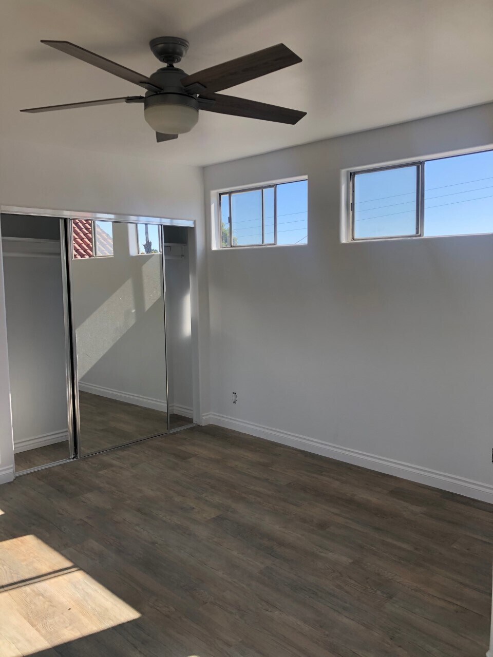 Building Photo - 205 7th Ave