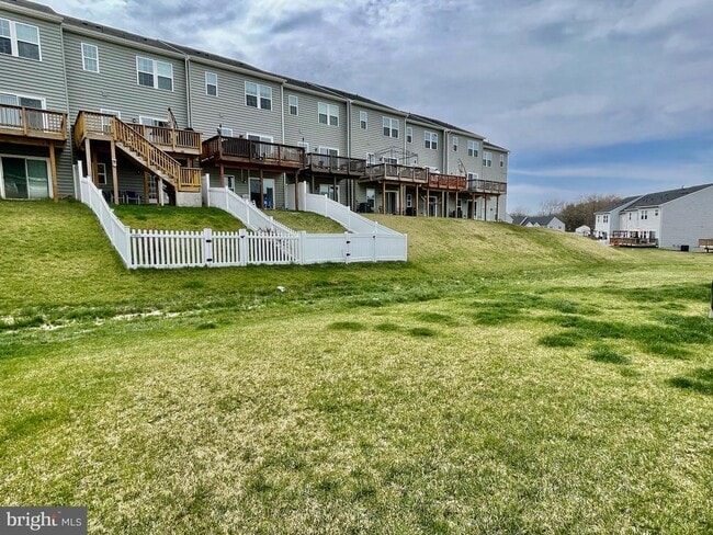 Building Photo - 30 Quebec Ct