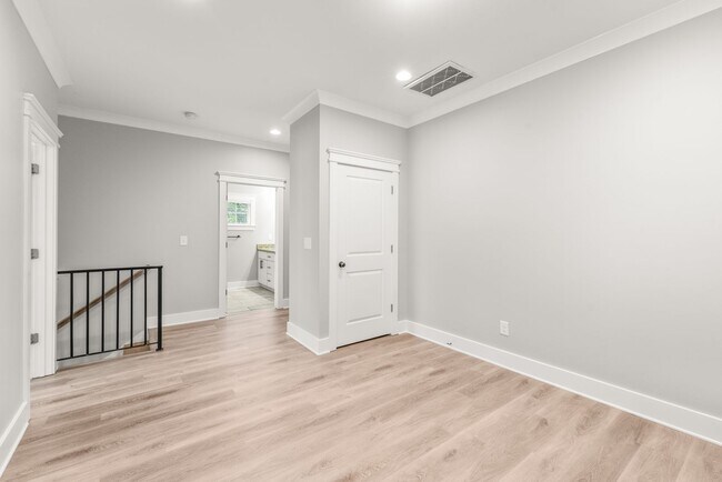 Building Photo - Beautiful Home with a Backyard Deck in Bid...