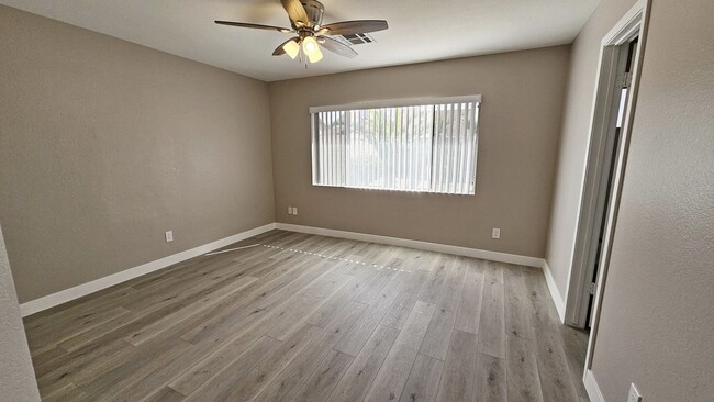 Building Photo - Newly Renovated 4 Bedroom 2 Bathroom in Gl...