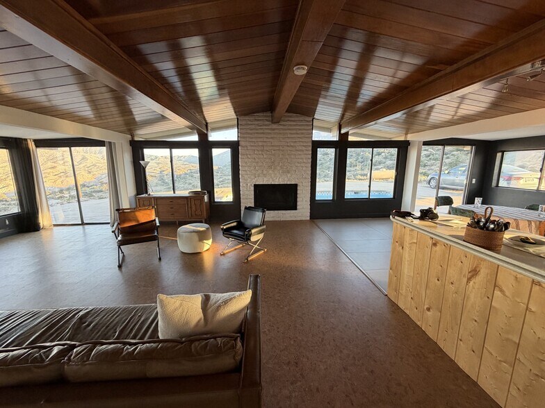 Building Photo - 61579 Sun Terrace