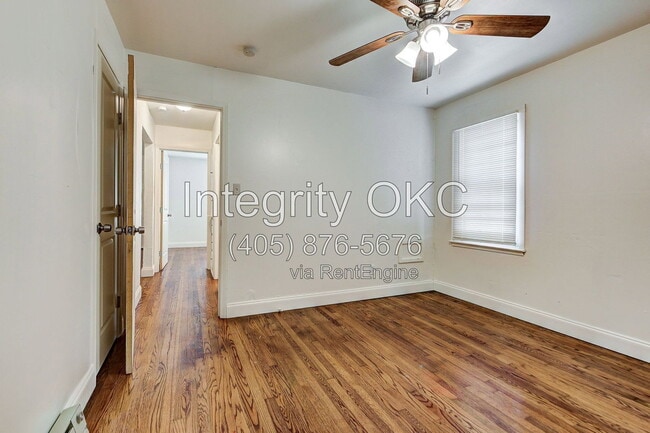 Building Photo - 2321 McCracken Dr