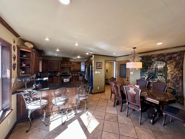 Building Photo - Stunning, fully furnished 3-bedroom, 2-bath lakefront home on Lake Palestine!