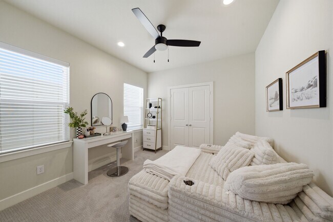 Building Photo - 5929 Haring Ln