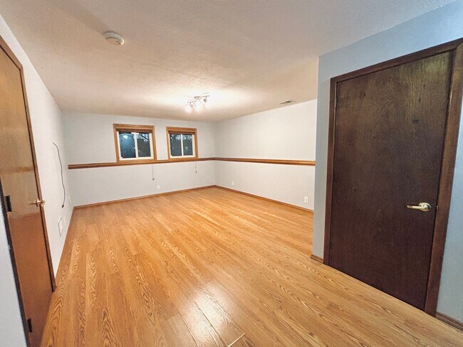 Building Photo - Hidden Gem!  4bed 2bath Single Family Home...