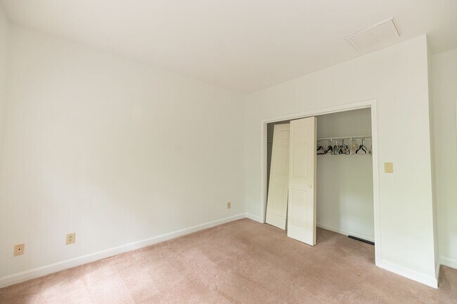 Building Photo - 4916 Gold Crest Dr
