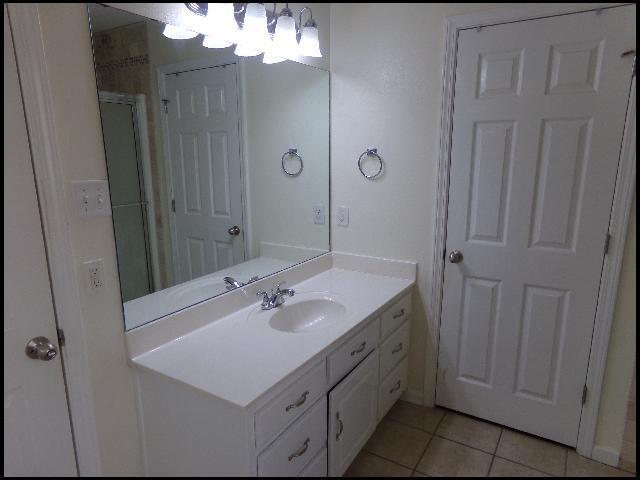 Building Photo - 12 Lauren Cove