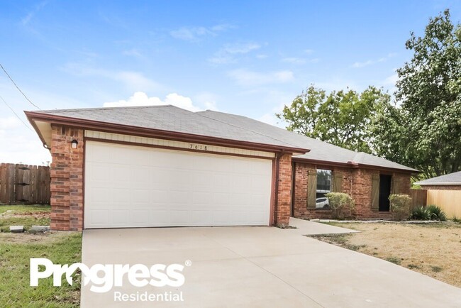Building Photo - 7618 Creek Wood Dr