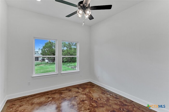 Building Photo - 102 Prairie