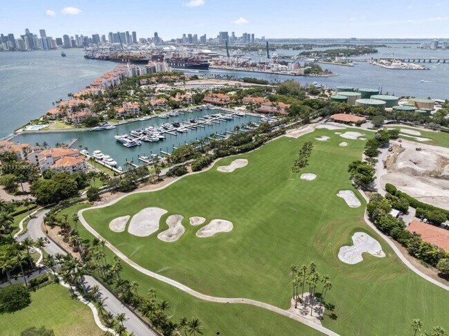 Building Photo - 19143 Fisher Island Dr
