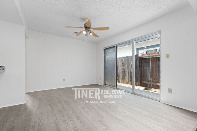 Building Photo - Charming Carmichael Duplex with Water Sewe...