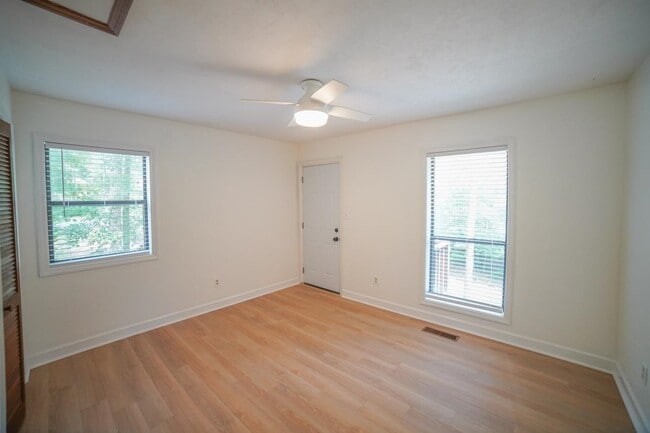 Building Photo - 2020 Cynthia Dr
