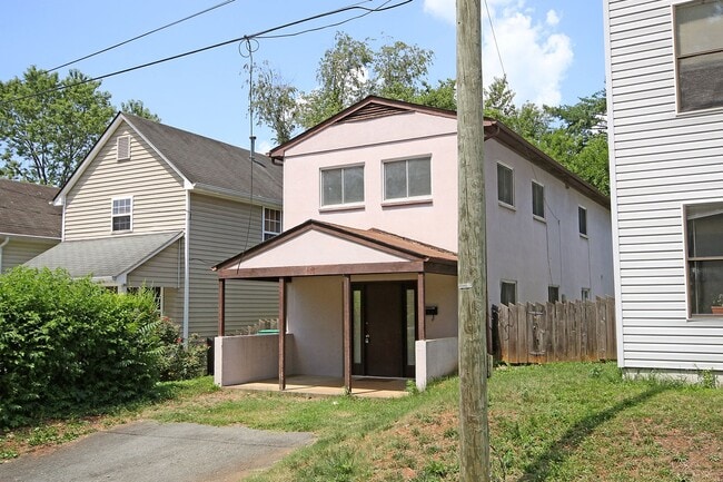 Building Photo - Student-Friendly Home, Minutes From The Da...