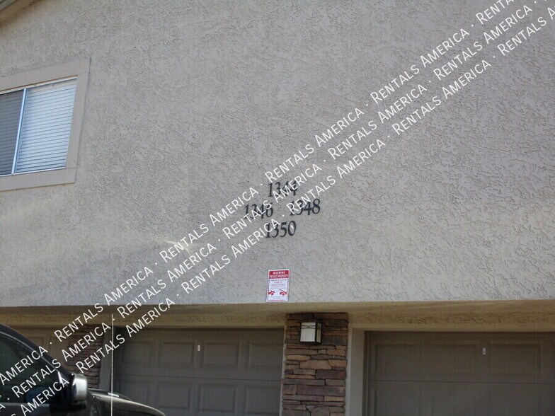 Building Photo - 1350 N 85th Pl