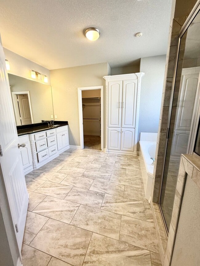 Building Photo - 7332 Kingsport Ln