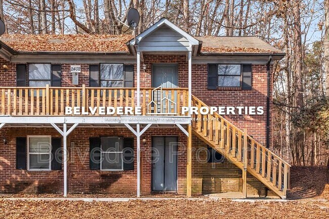 Building Photo - 2402 Markwood Ln SE