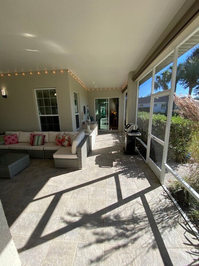 Building Photo - Spectacular and Luxurious Turnkey ANNUAL Lease in The Village of Bridgeport