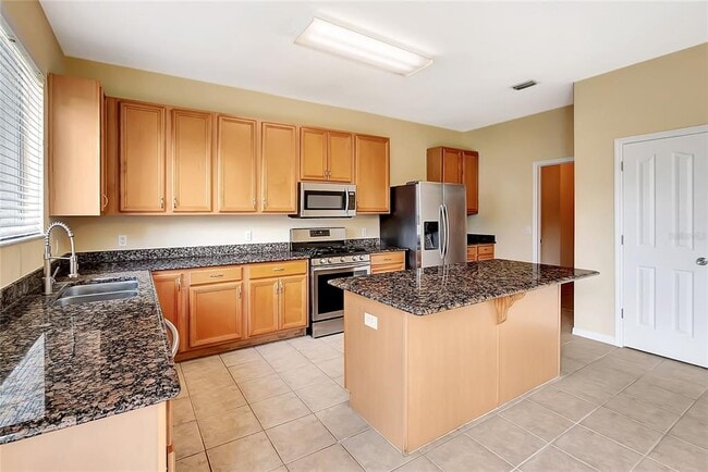 Building Photo - 6767 Waterton Dr