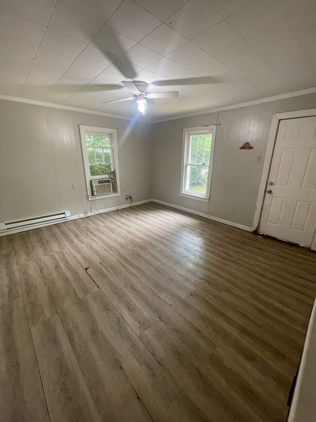 Building Photo - 351 Cherry Way