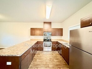 Building Photo - 12600 NE 49th St