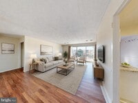 Building Photo - 2622 Fort Farnsworth Rd