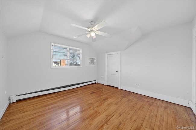 Building Photo - 32 Quaker Hill Rd