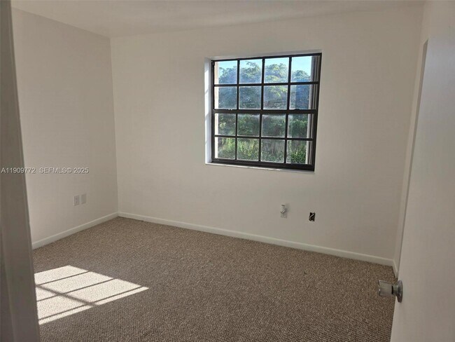 Building Photo - 1500 Jefferson Dr