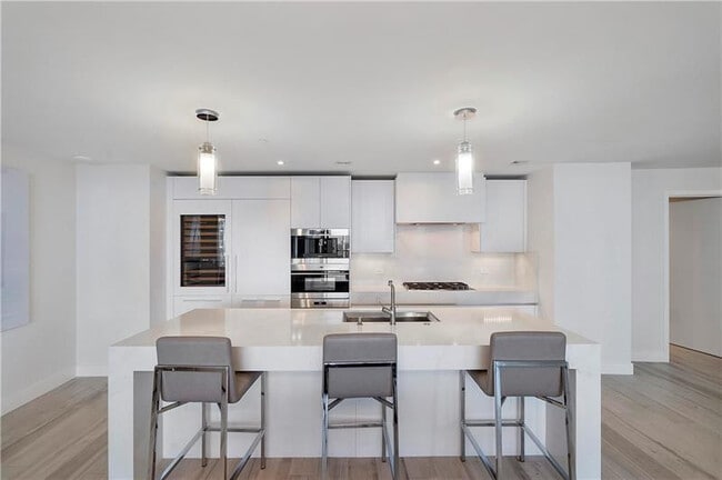 Building Photo - 2200 N Ocean Blvd