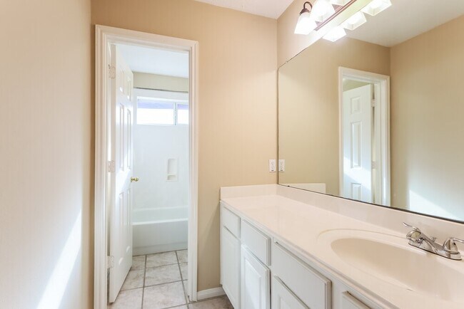 Building Photo - 3223 Spring Ranch Ln