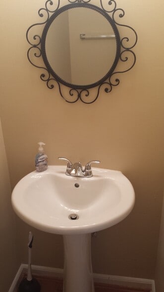 Main Level Bath - 5682 Cabells Mill Ct