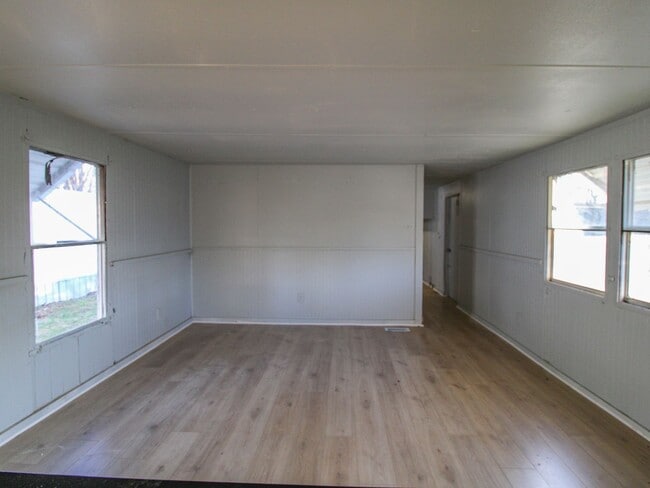 Building Photo - 36 Simmons Cir
