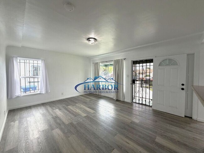 Building Photo - 239 E 90th St
