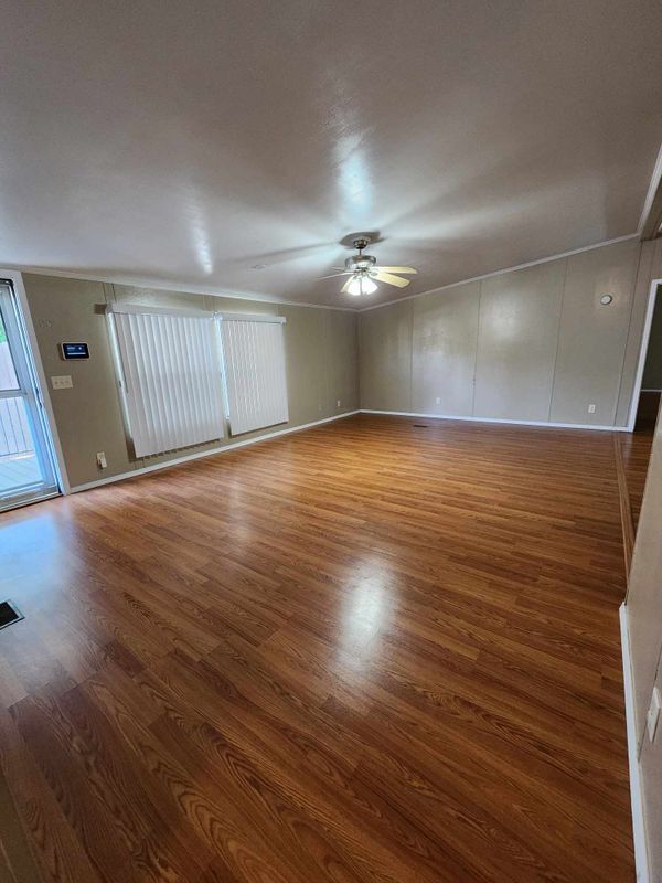 Building Photo - 922 Ashwood Dr