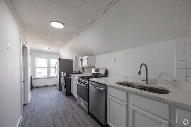 Building Photo - 2140 N Karlov Ave