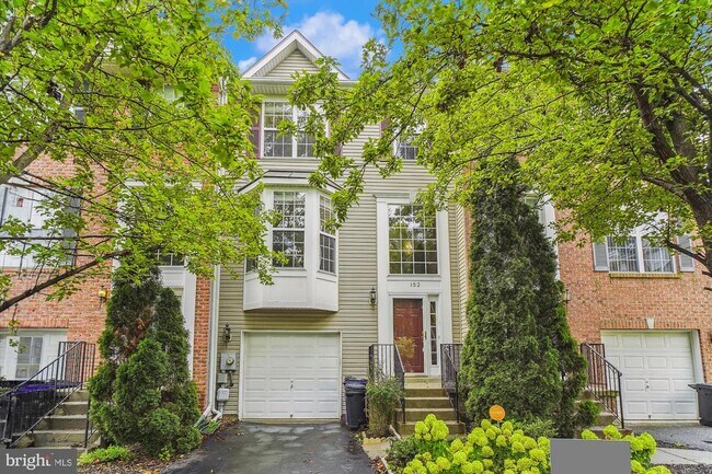 Building Photo - 152 Fieldstone Ct