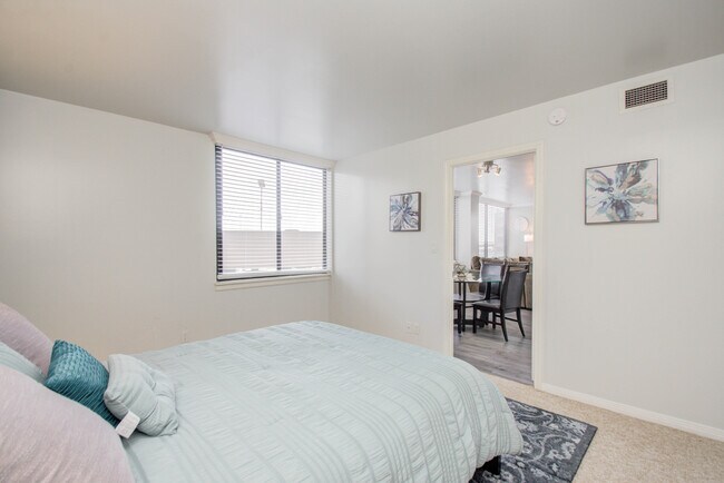 Building Photo - 3525 Sage Rd