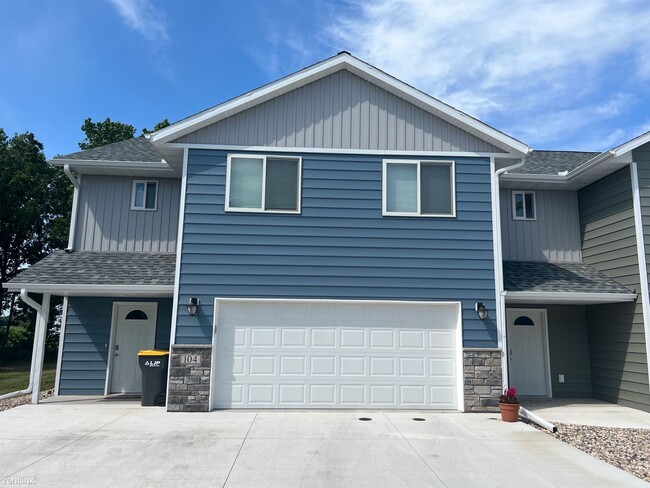 Primary Photo - 4 br, 2.5 bath Townhome - Ringbaum Townhomes