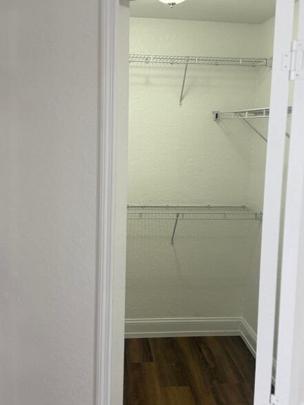 Building Photo - 1306 Coolmont Dr