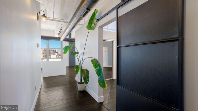 Building Photo - 444 N 4th St