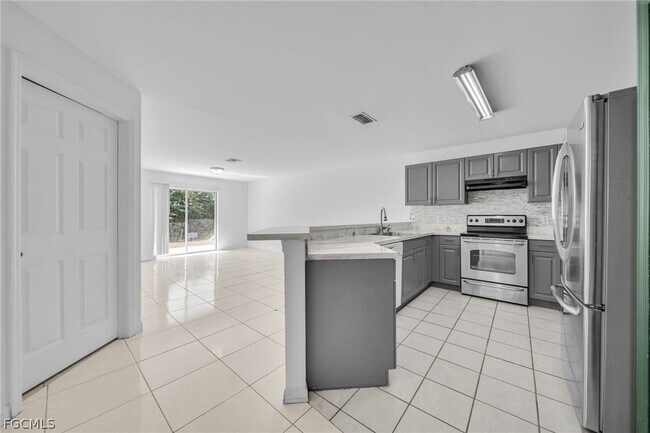 Building Photo - 4549 22nd St SW