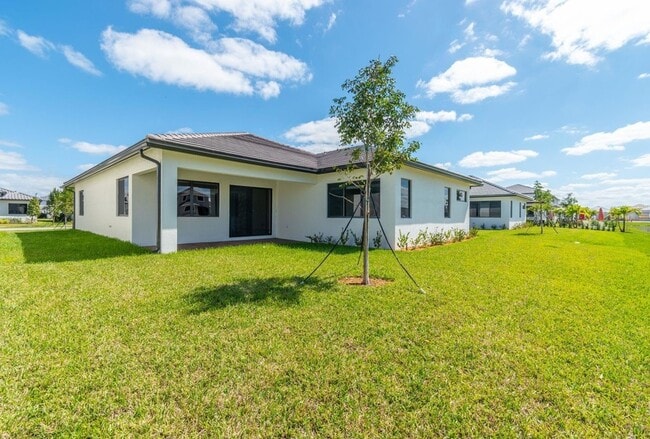 Building Photo - 4380 SW 177th Ave