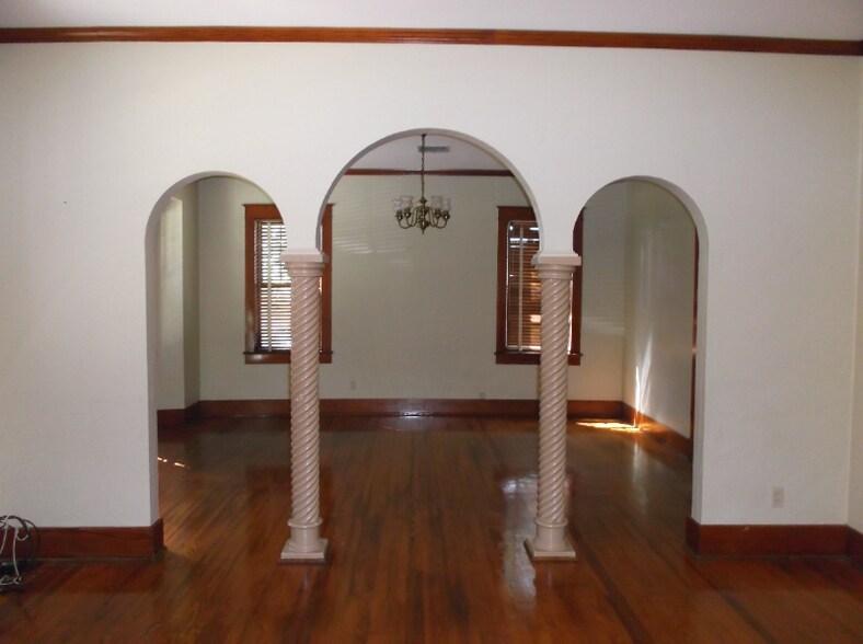 Building Photo - 7195 LA-93