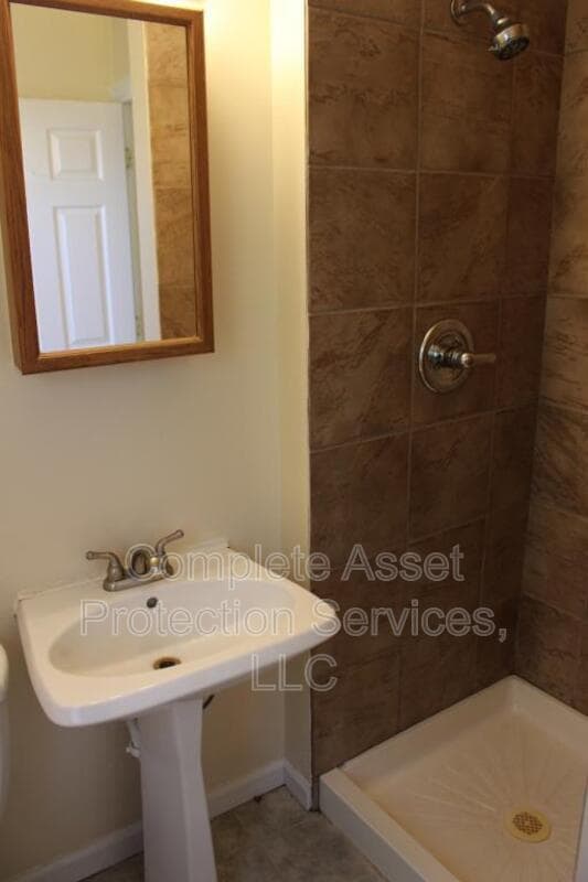 Building Photo - 3010 Bender St