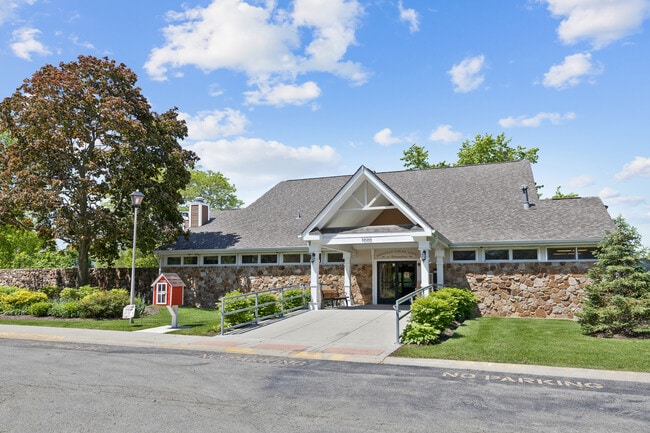 Building Photo - 1919 Finchley Ct